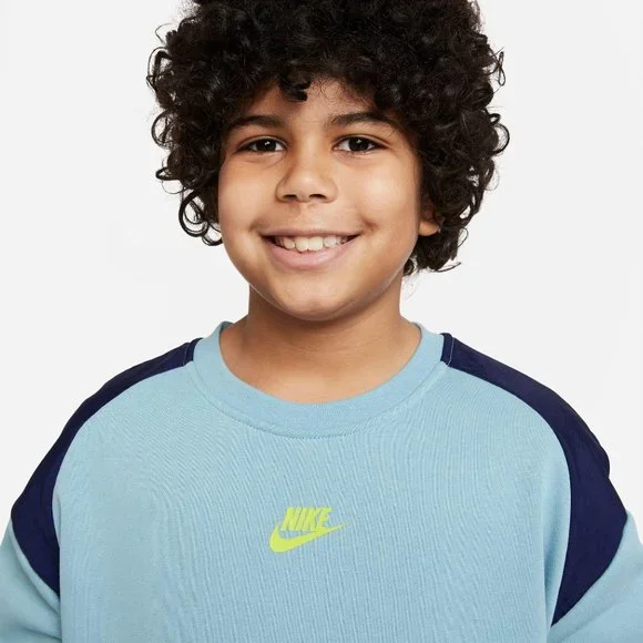 Nike Boys' Cargo Pocket French Terry Crewneck Sweatshirt - Picture 3 of 4